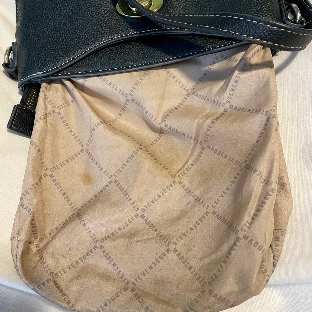 *EUC* Steve Madden Crossbody Bag - Black - SM Logo - Leather - 9.5” x 9” x 2.5” - Picture 10 of 14